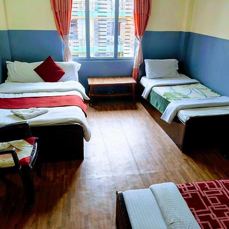 Hotel Piya Pvt Ltd ポカラ エクステリア 写真