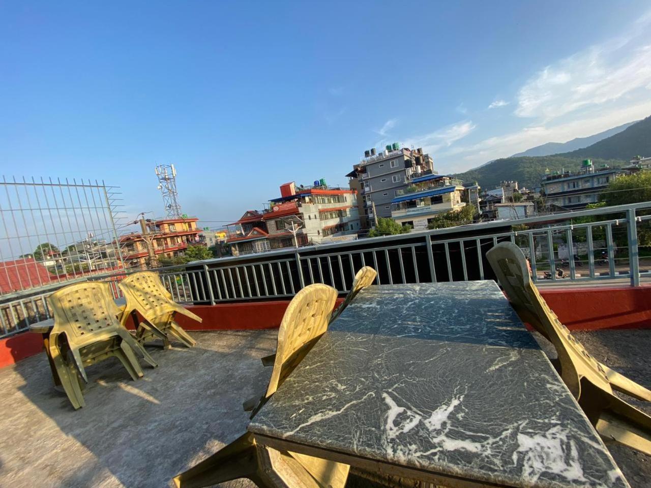 Hotel Piya Pvt Ltd ポカラ エクステリア 写真
