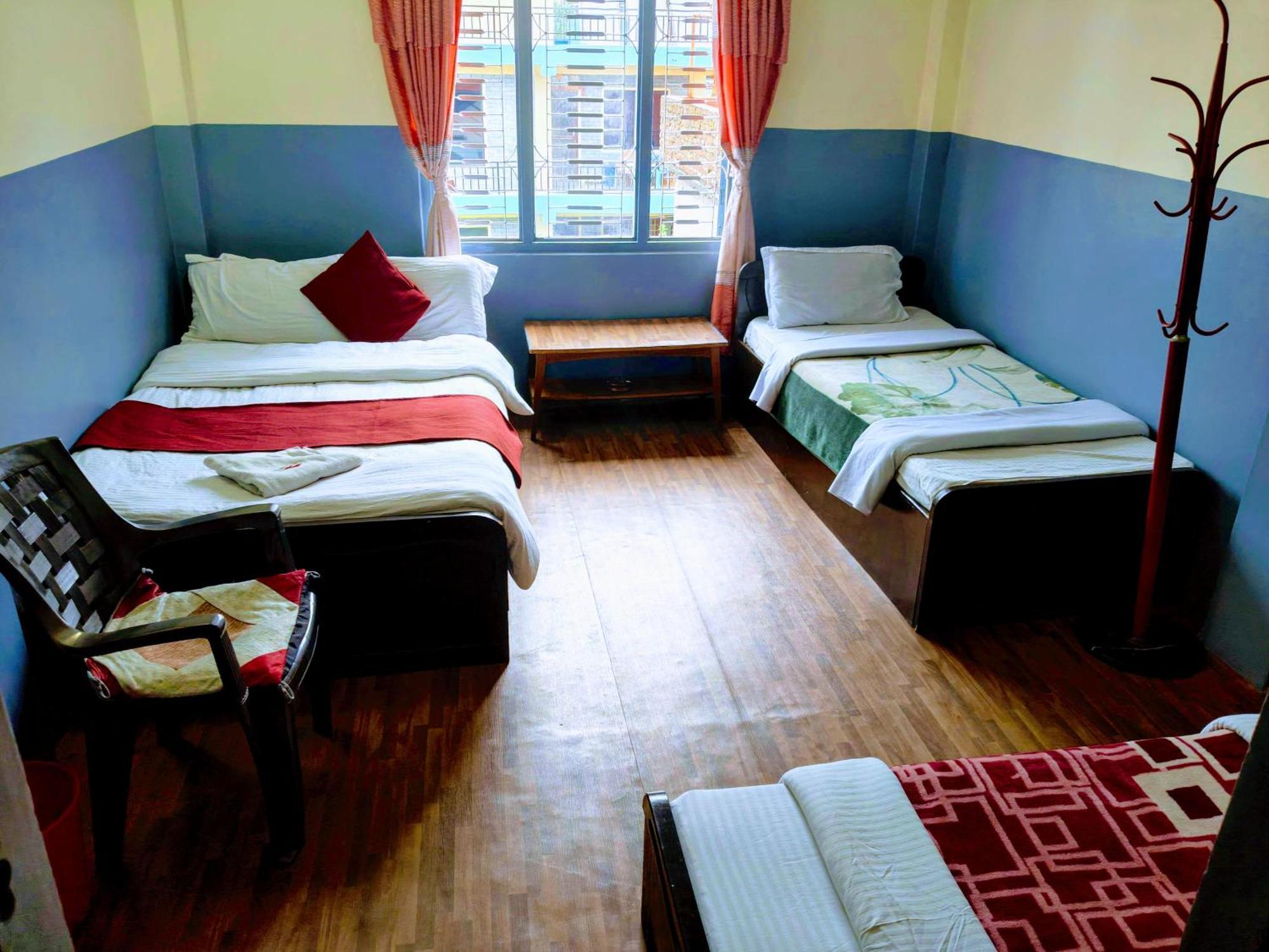 Hotel Piya Pvt Ltd ポカラ エクステリア 写真